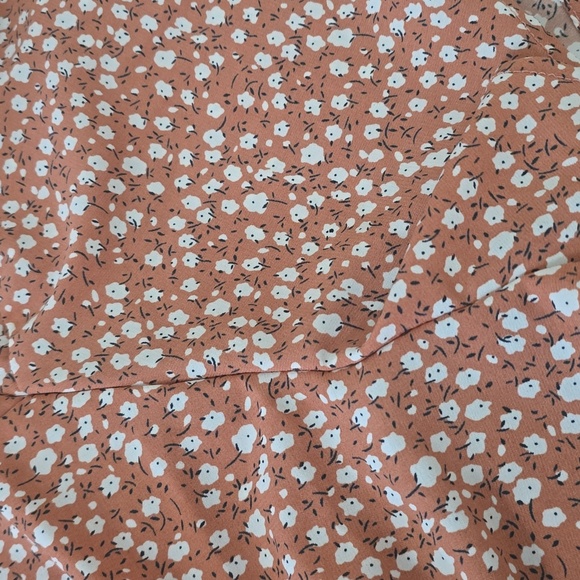 Women Floral Spaghetti Strap Romper - Picture 7 of 12